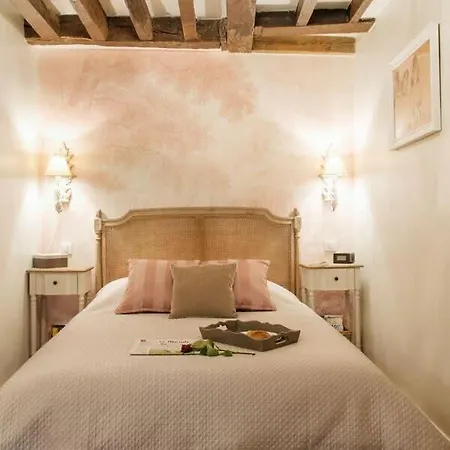 Апартаменты Le Merlot Du Marais Париж